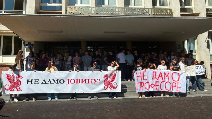 Protestna šenja gimnazijalaca